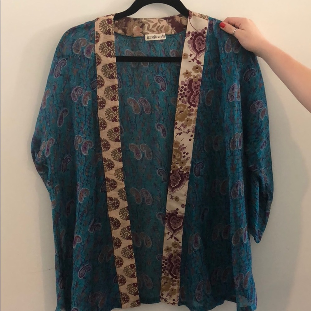Lux Divine Silk Kimono - Picture 5 of 5